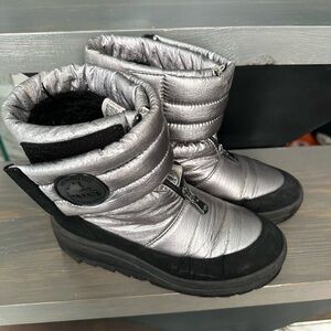 Pajar Silver and Black Women's Boots
